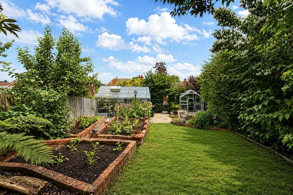 Property photo 2 of 22 Picture No. 24