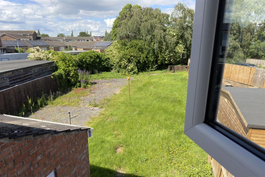 Property photo 3 of 25