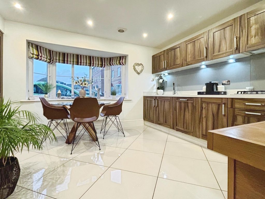 Property photo 2 of 28 Pbox-Img.Jpg