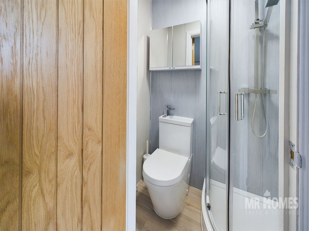 Property photo 3 of 27