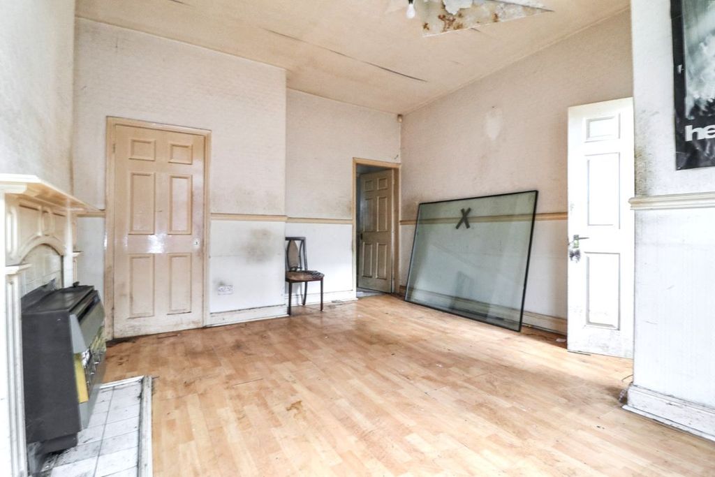 Property photo 3 of 12