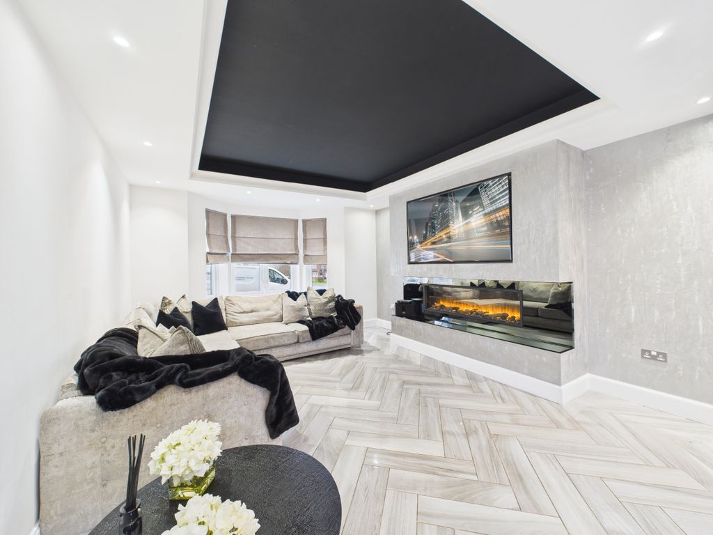 Property photo 2 of 37