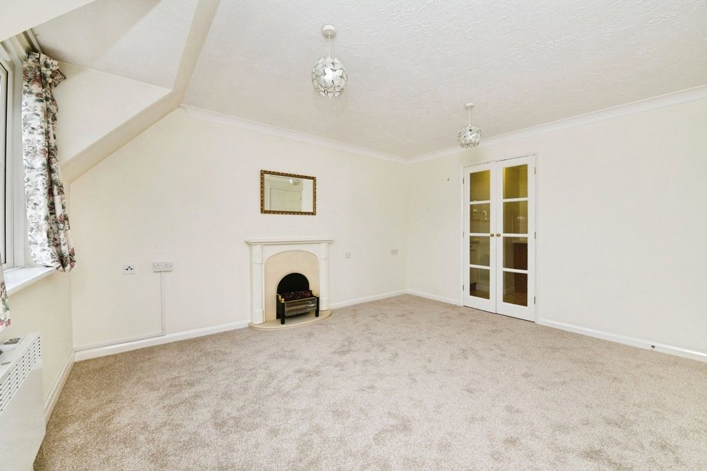 Property photo 3 of 10 Photo