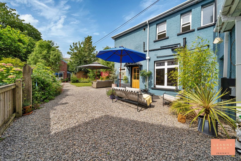 Property photo 3 of 48