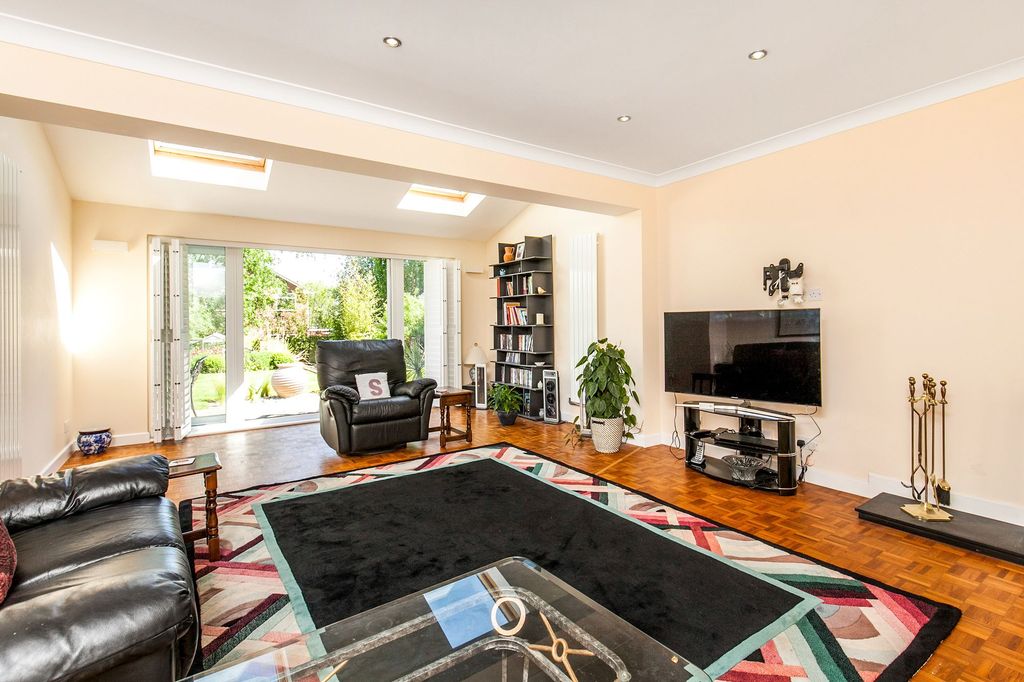 Property photo 3 of 12