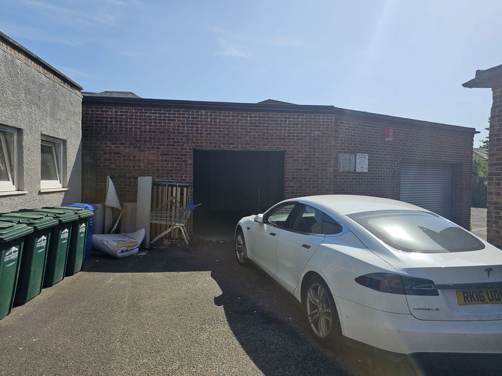 Property photo 3 of 7