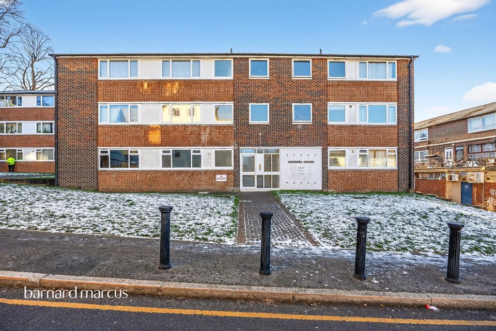 Property photo 1 of 9