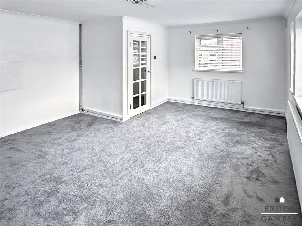 Property photo 2 of 18 01323 438506