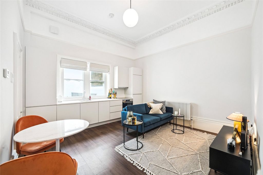 Property photo 1 of 11 Studio Room