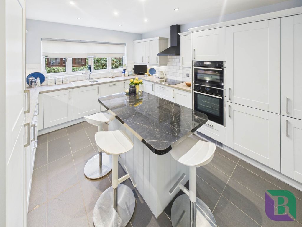 Property photo 3 of 25