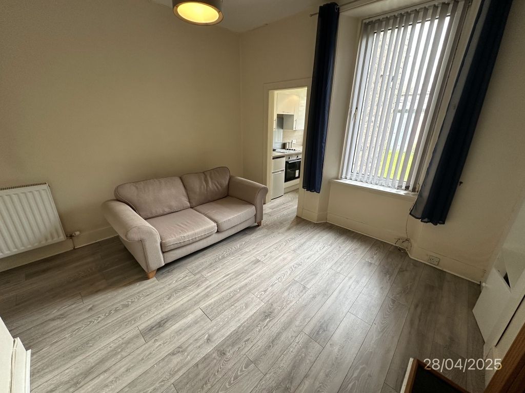 Property photo 1 of 9 Lounge