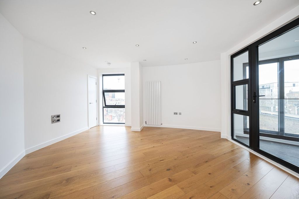 Property photo 1 of 9