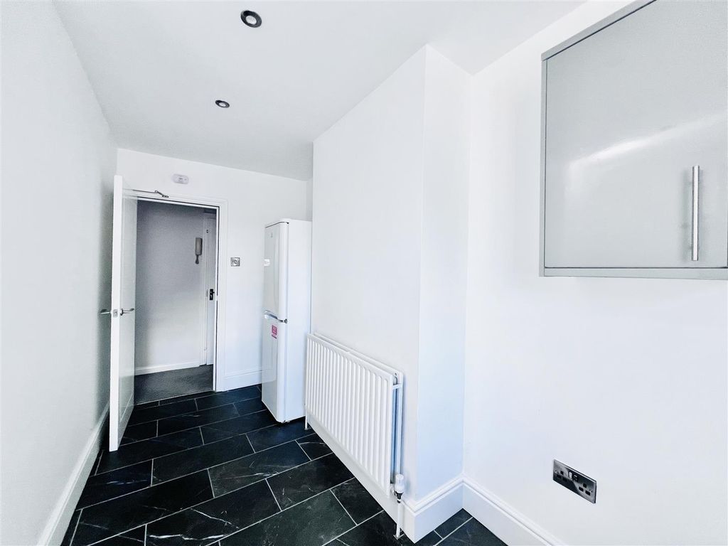 Property photo 2 of 9 Image00008.Jpeg