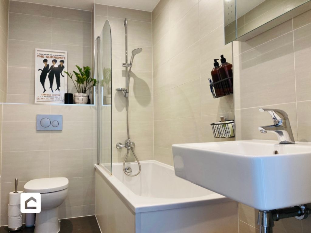 Property photo 2 of 9 8