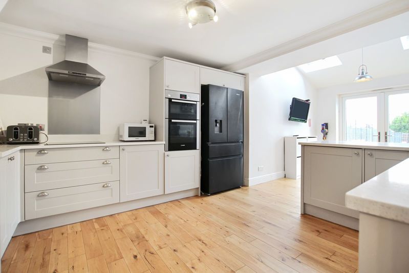 Property photo 2 of 16 Photo 6