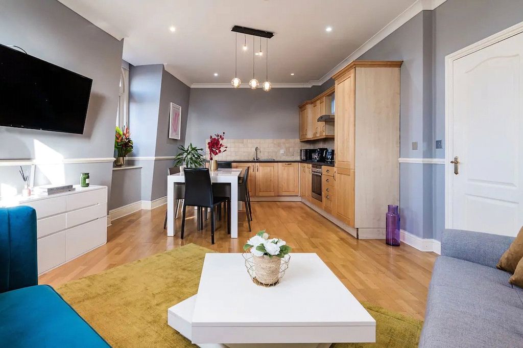 Property photo 3 of 29 Picture No. 27