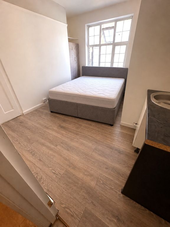 Property photo 1 of 2
