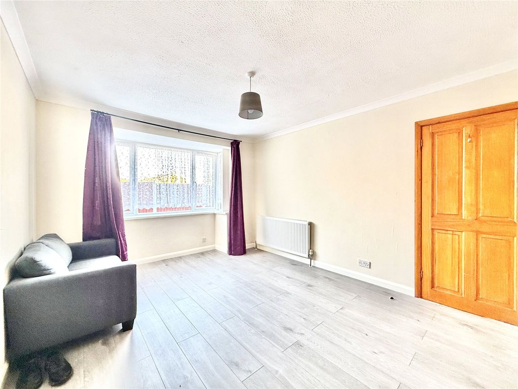 Property photo 1 of 10 Picture No. 04