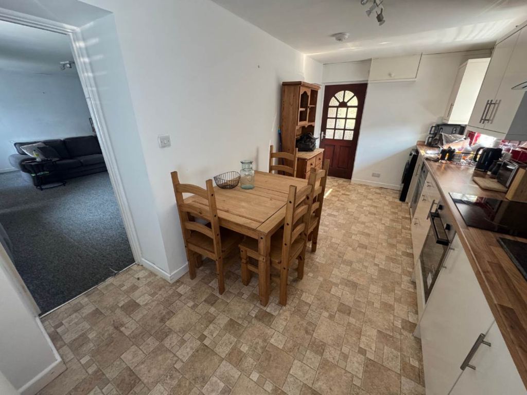 Property photo 3 of 10 3