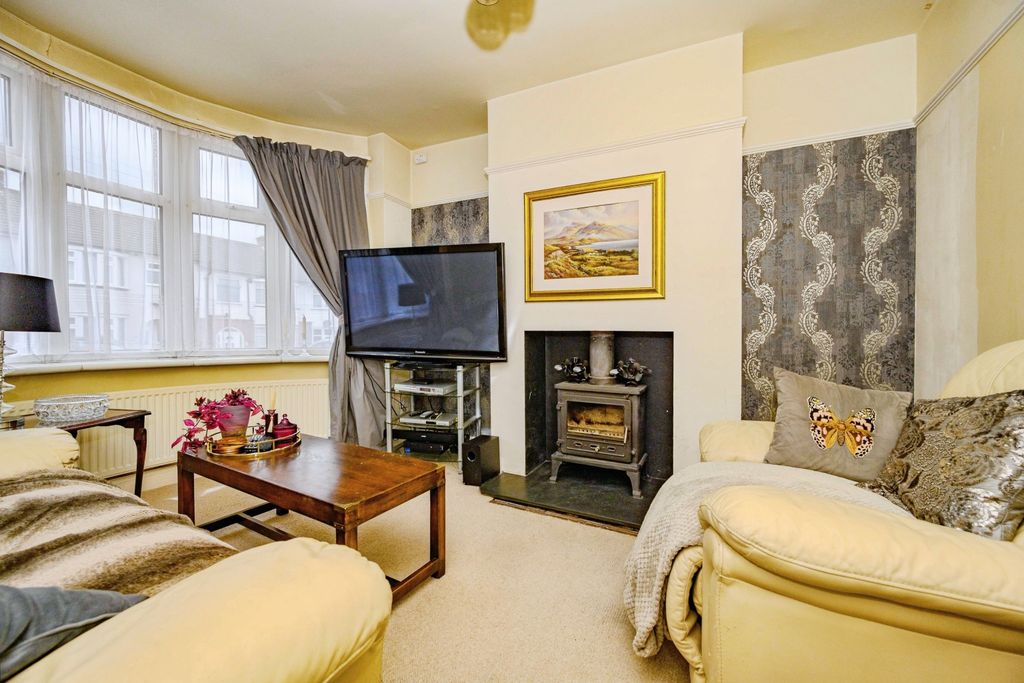 Property photo 3 of 15 Rosedale-9446