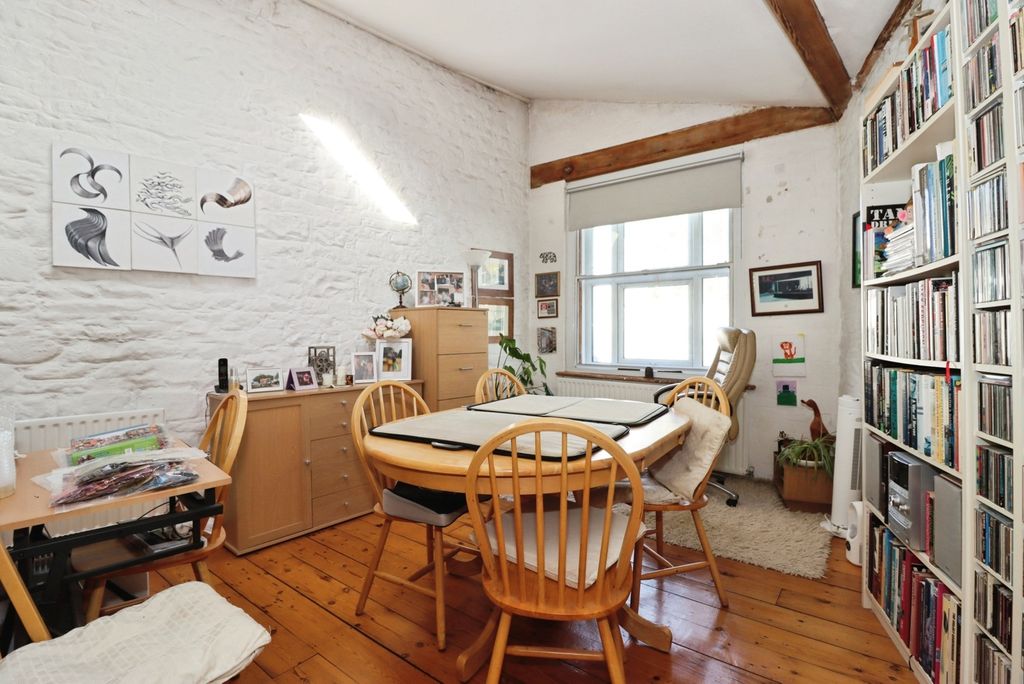 Property photo 3 of 15 Pbox-Img.Jpg