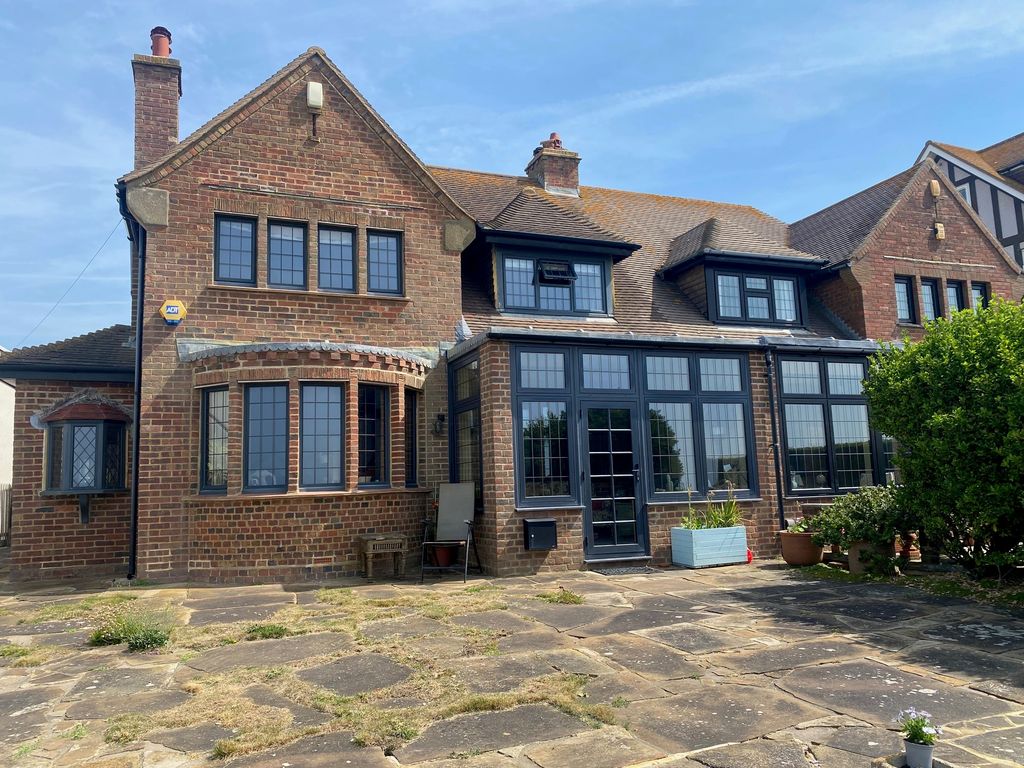 Property photo 1 of 30