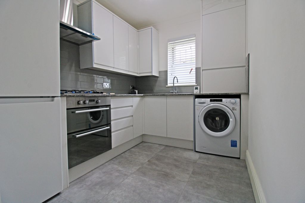 Property photo 3 of 6 Img_8780