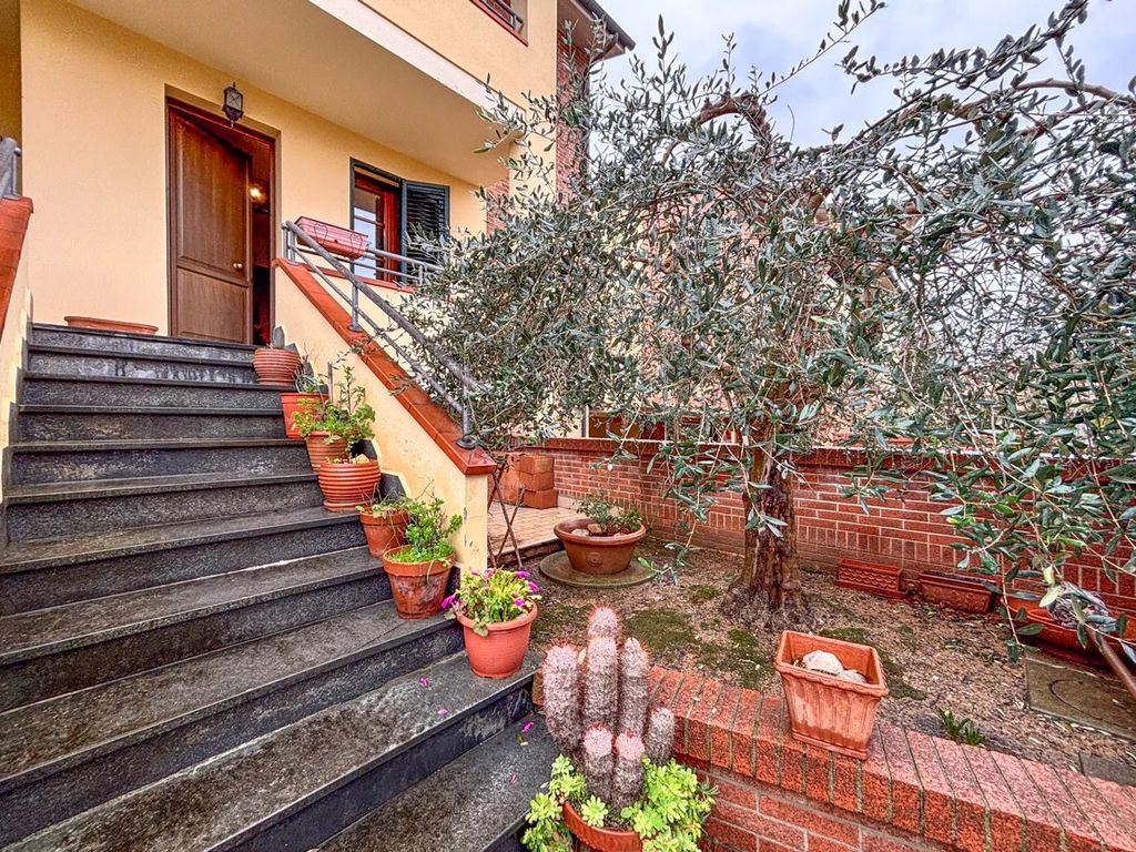 Property photo 1 of 27