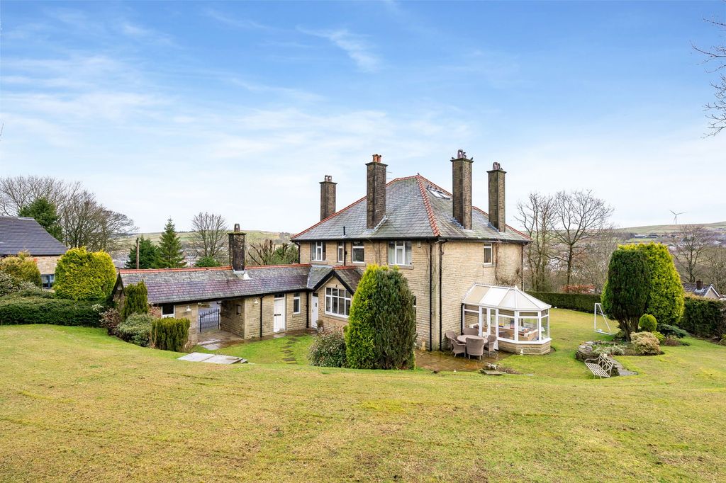 Property photo 1 of 64