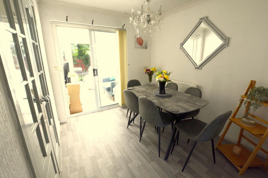 Property photo 3 of 18 Photo 17