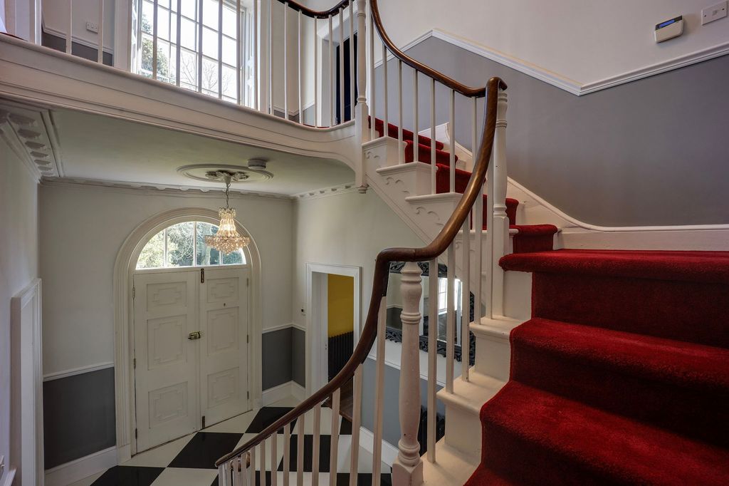 Property photo 3 of 52