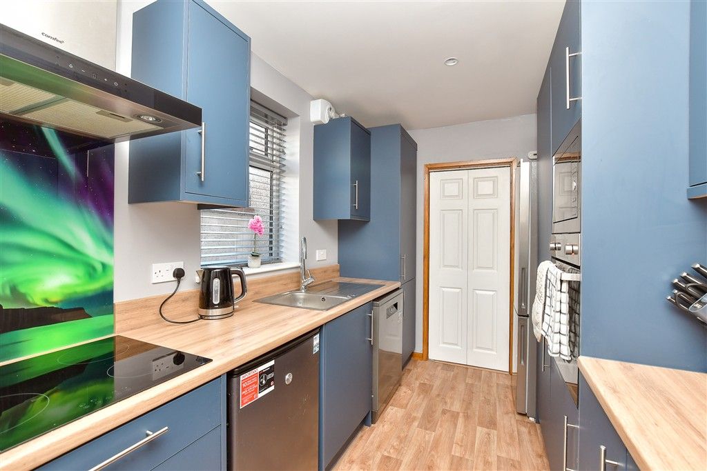 Property photo 2 of 10 Kitchen
