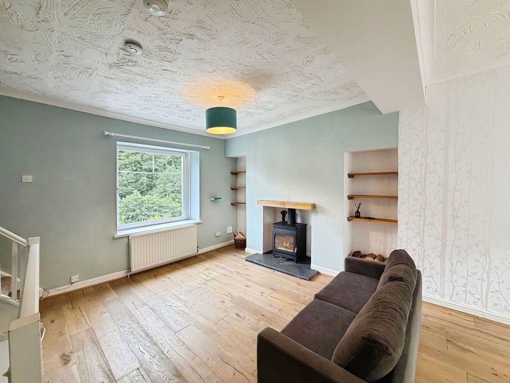 Property photo 2 of 31