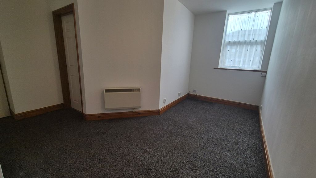 Property photo 2 of 5 Living Room