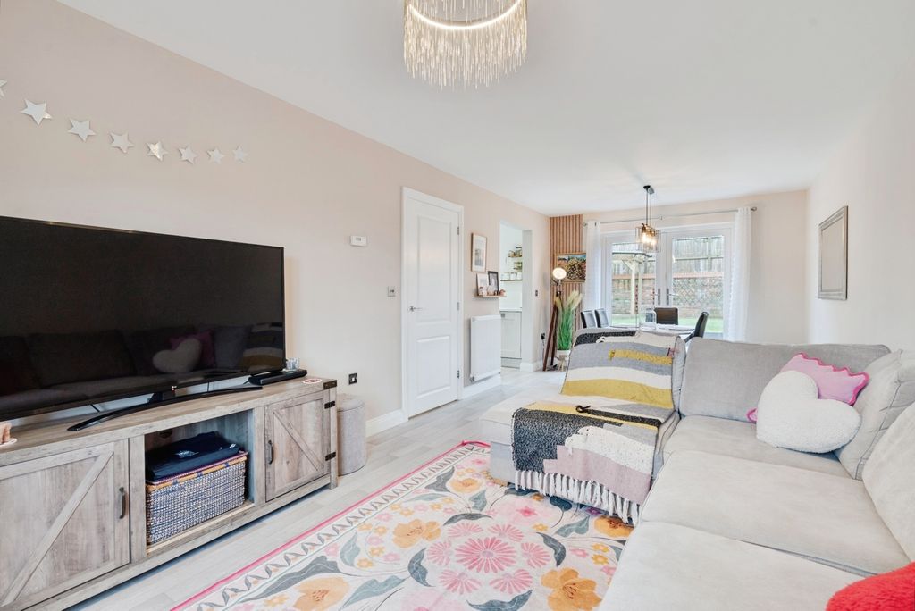 Property photo 2 of 19 Pbox-Img.Jpg