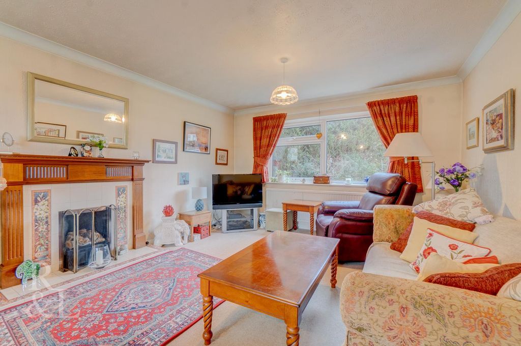 Property photo 3 of 22 Bishop Close  (10).Jpg