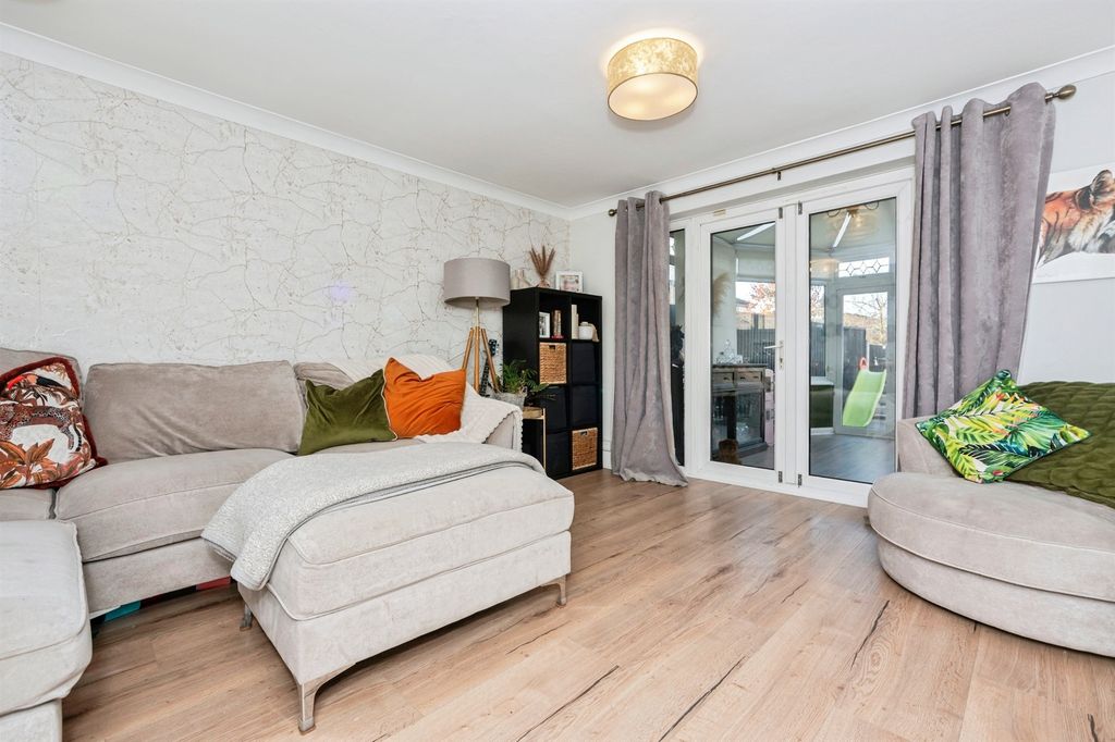 Property photo 2 of 15