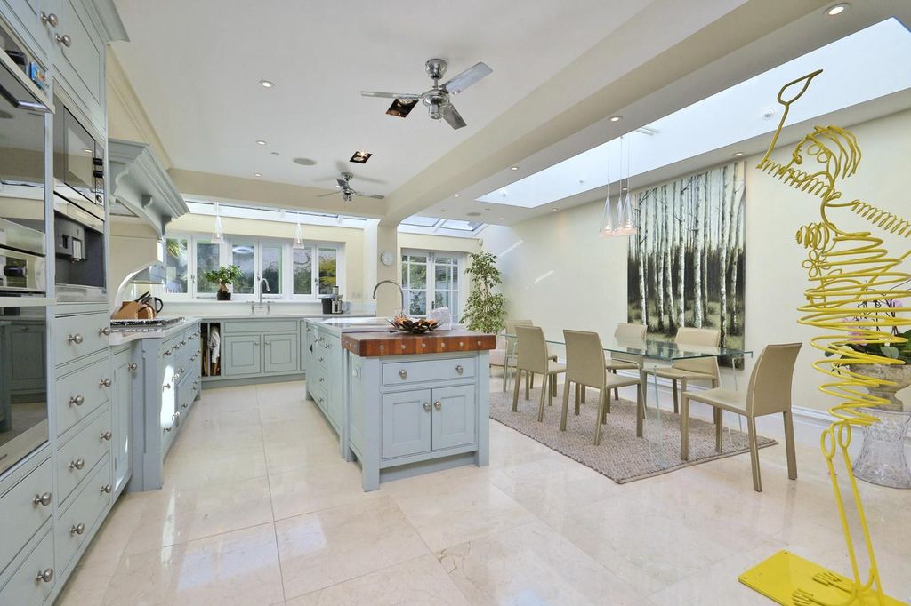 Property photo 1 of 11 Image