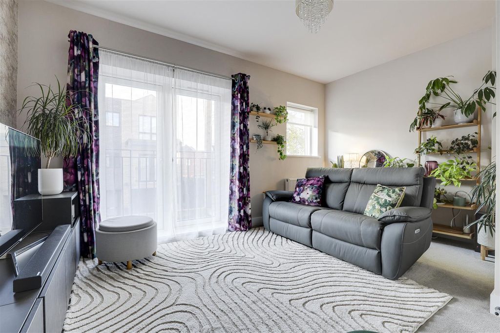 Property photo 2 of 22 01.Jpg