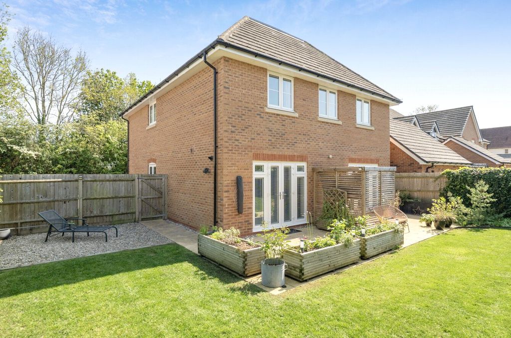 Property photo 2 of 17 Picture No. 18