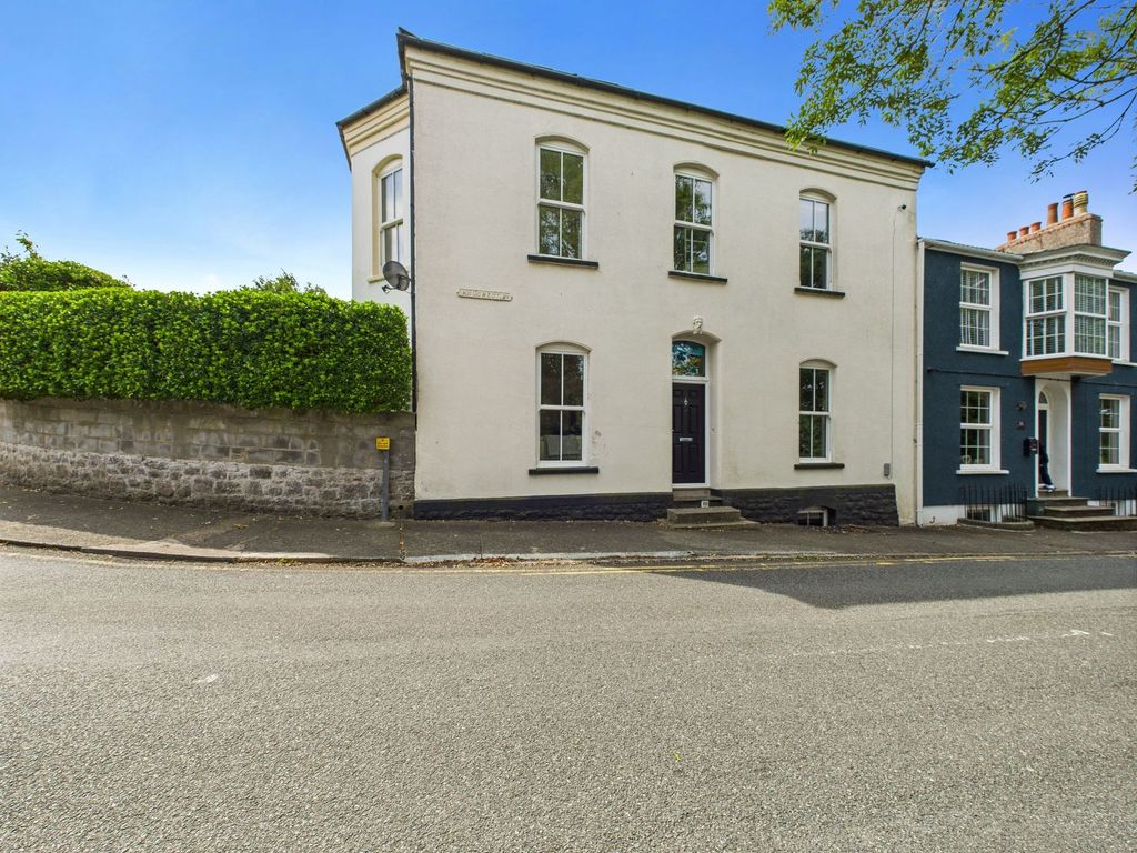 Property photo 1 of 28