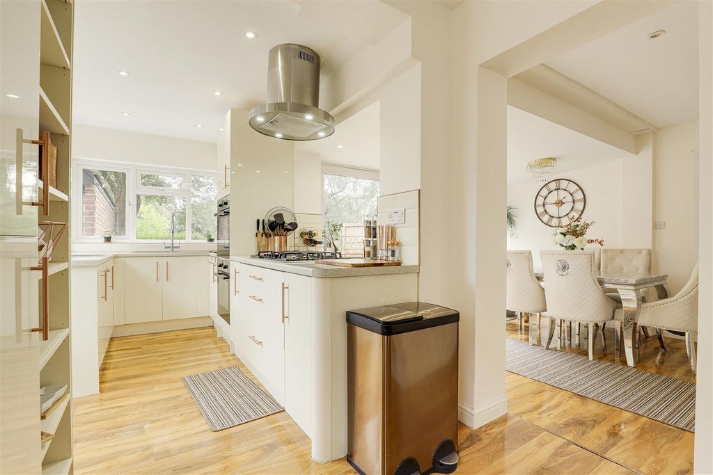 Property photo 3 of 22 17.Jpg