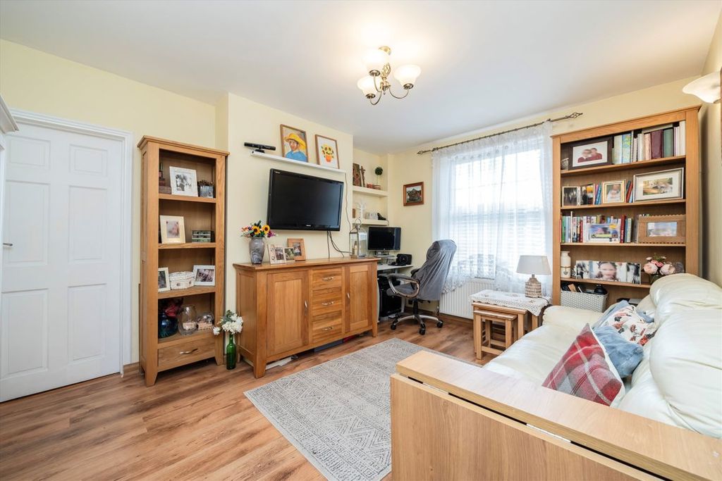 Property photo 2 of 5