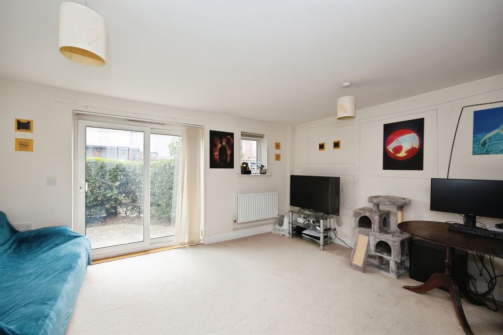 Property photo 3 of 17