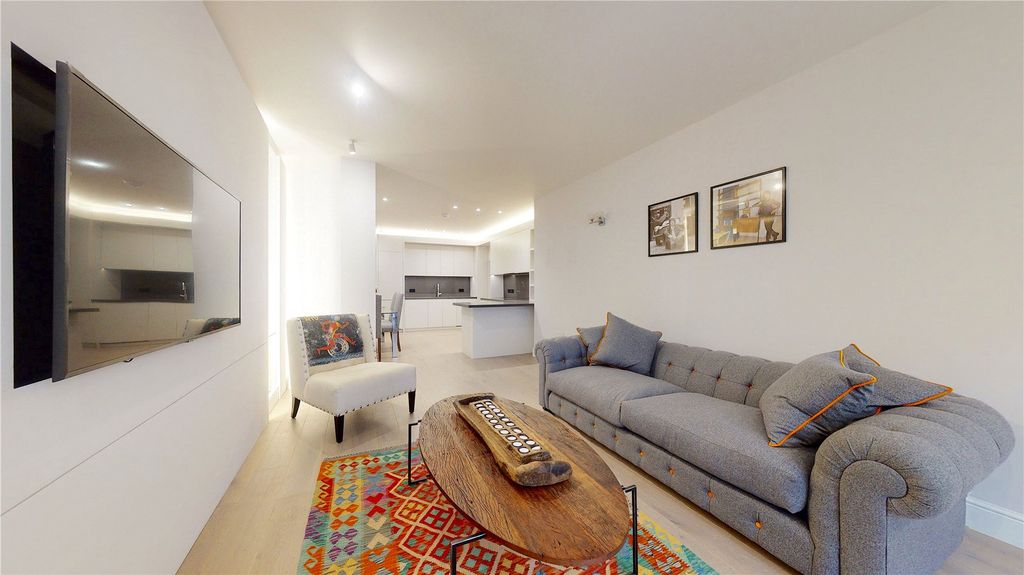 Property photo 3 of 19 Picture No. 17