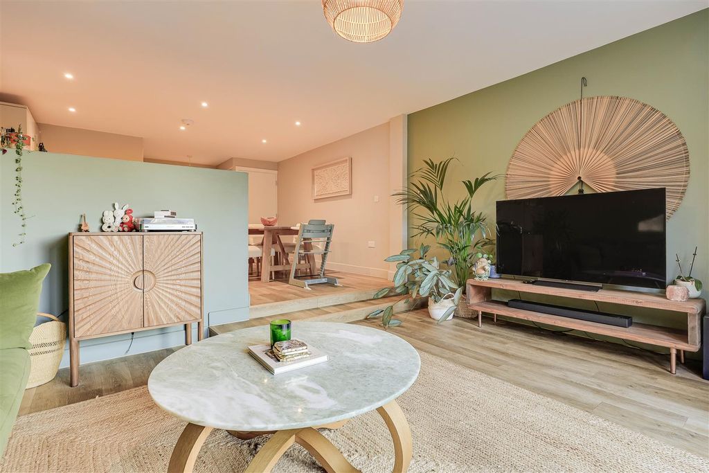 Property photo 3 of 15 Img (3).Jpg