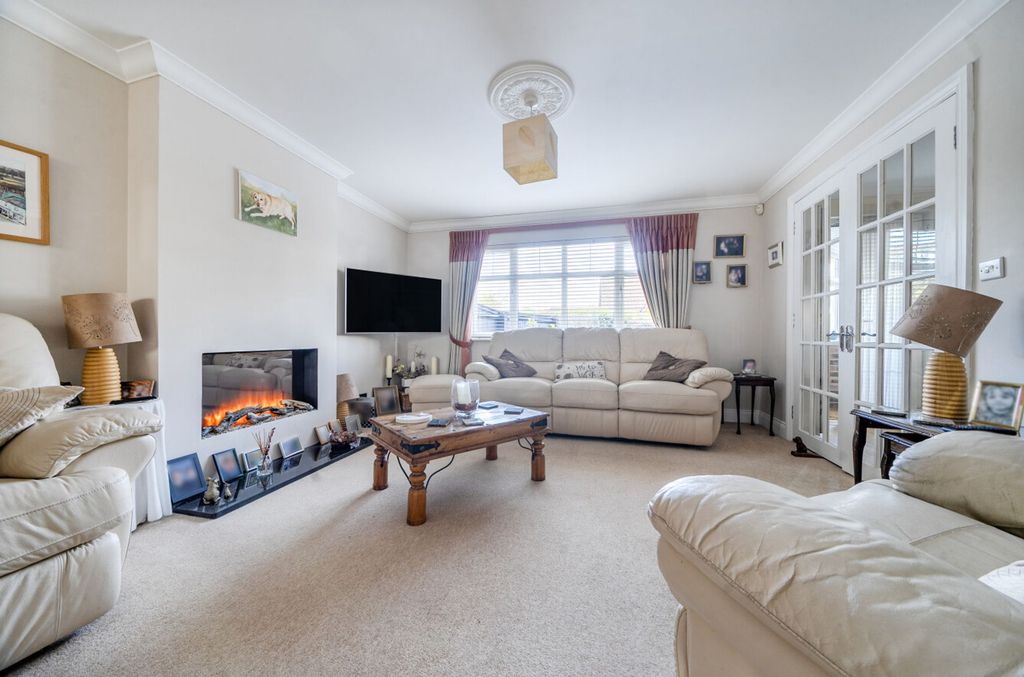 Property photo 3 of 20