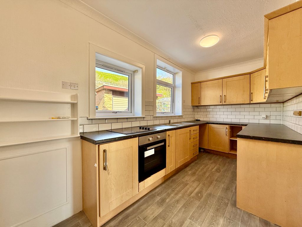 Property photo 3 of 15 Kitchen