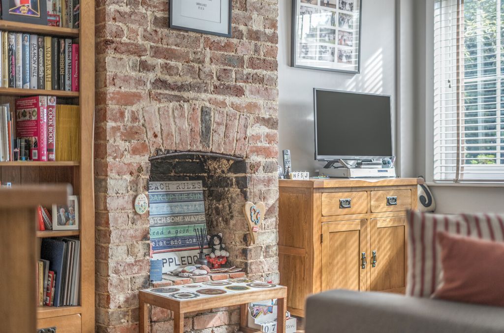 Property photo 3 of 17 1349199-15-68Bff9...
