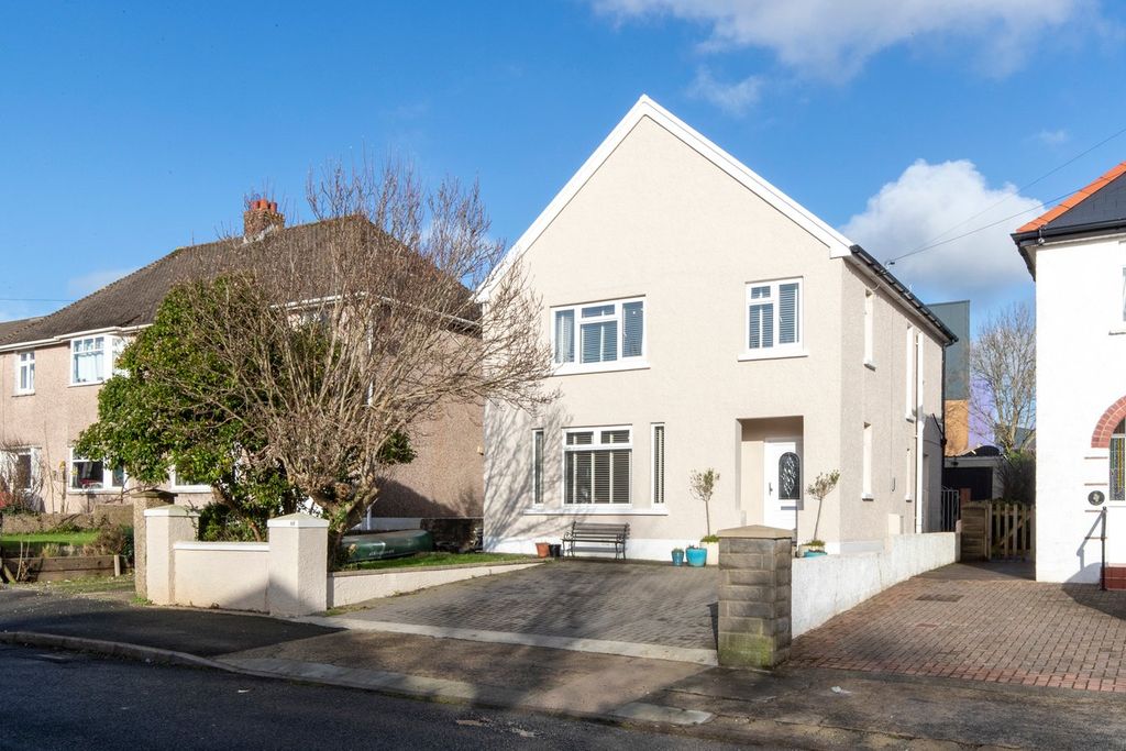 Property photo 1 of 30